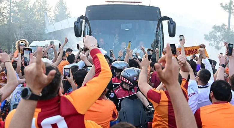 Galatasaray, Fenerbahçe ile yarın akşam oynanacak Süper Kupa maçı için Şanlıurfa